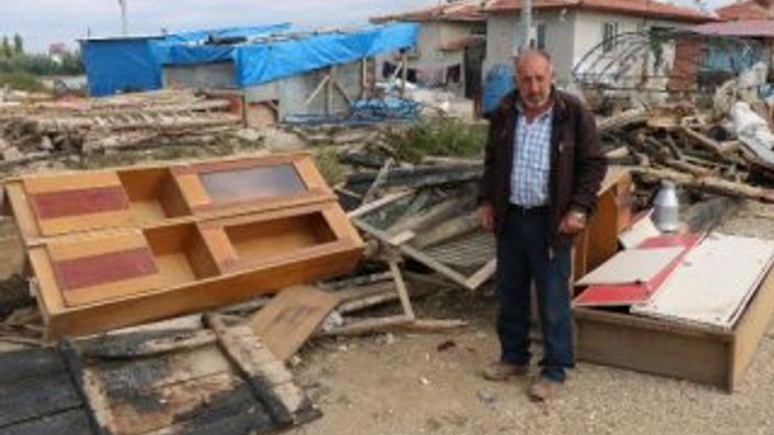 Afyonkarahisarlı aile bir aydır yangınla mücadele ediyor