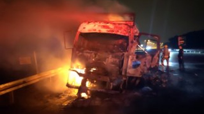 Kuzey Marmara otoyolunda kamyon alev aldı