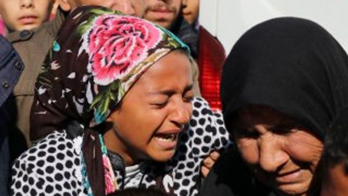 Hatice'den kendilerini terk eden annesine cenazede tepki