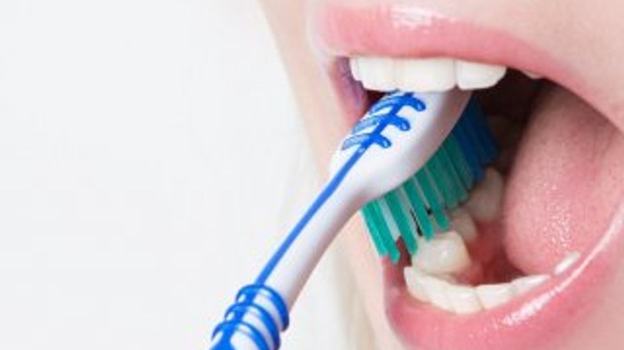 Türkiye'nin yüzde 74'ü dişlerini fırçalamıyor