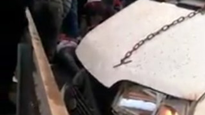 Afyonkarahisar'da düğün konvoyundaki araç kaza yaptı