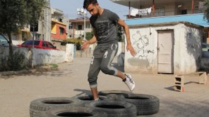 Hatay'da polislik sınavına hazırlanan gençler