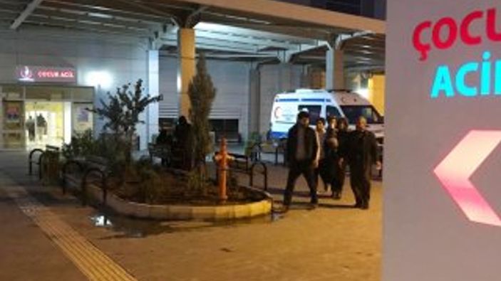 Yemekten zehirlenen 25 öğrenci hastaneye kaldırıldı