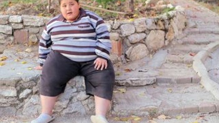 Küçük Efe'nin en büyük hayali yaşıtlarıyla top oynamak