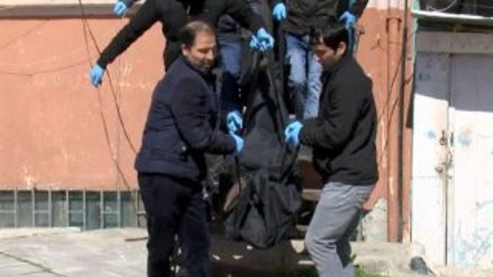 Başakşehir'de sahte alkolden zehirlenen 2 kişi öldü