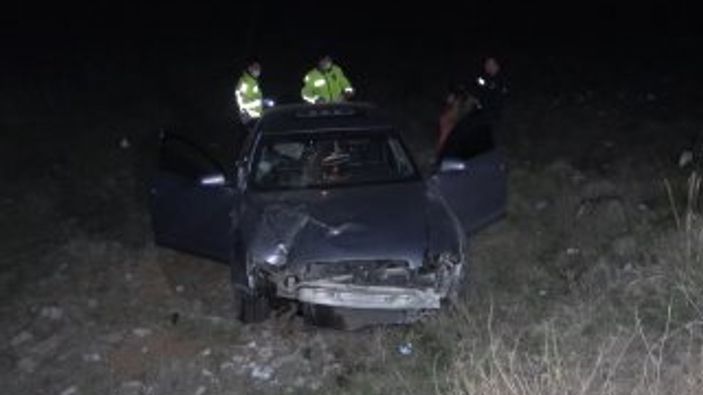 Kırıkkale'de otomobil şarampole devrildi
