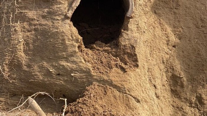 Bozcaada'da bin 500 yıllık kiremit mezar bulundu