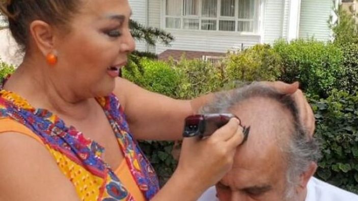 Safiye Soyman, Faik Öztürk'ü tıraş etti