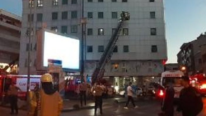 İstanbul'da özel bir hastanede yangın çıktı