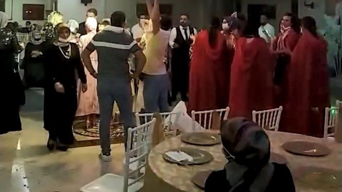 Bursa'da kaçak kına gecesine zabıta baskını