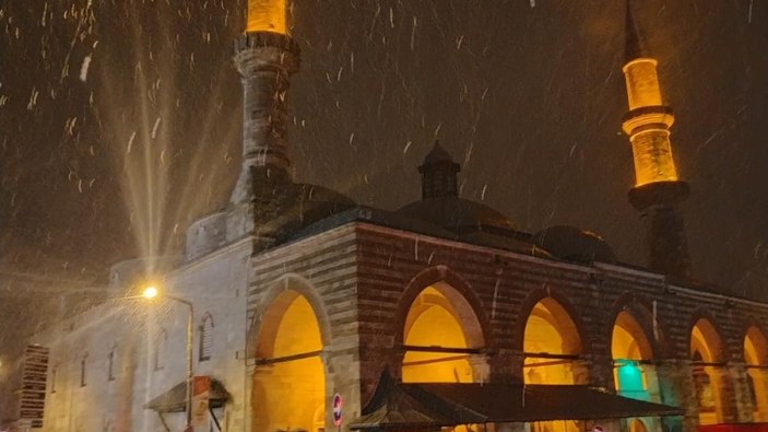 Beklenen kar yağışı, Edirne’den giriş yaptı