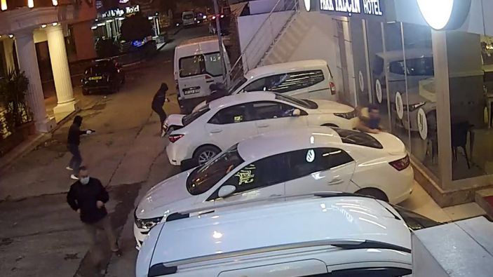 Mersin’de altını gasbetmeye çalışan şüpheliler yakayı ele verdi