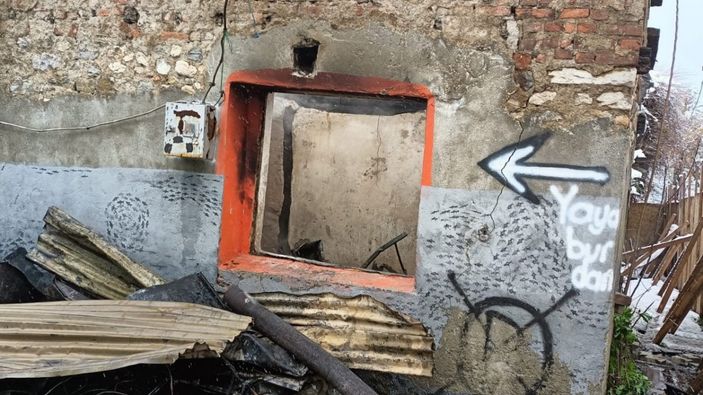 Kocaeli'de elektrik sobasından çıkan yangın, tüpleri patlattı