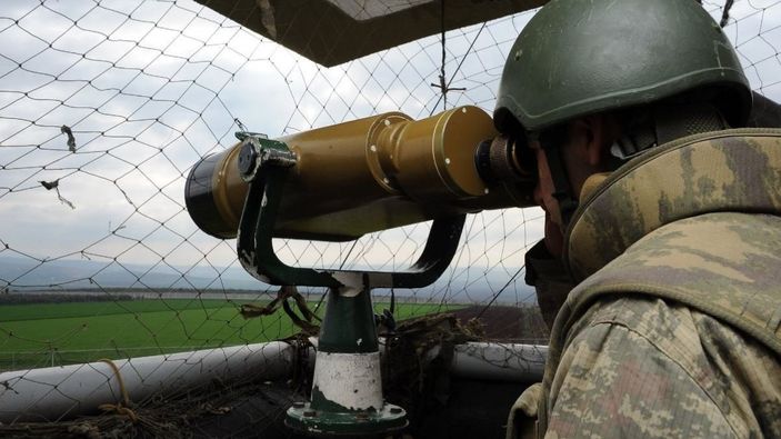 Suriye'den Türkiye'ye girmeye çalışan 5'i PKK'lı 9 şüpheli yakalandı