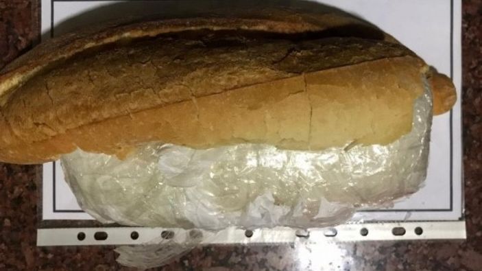 İzmir'de ekmeğin arasında uyuşturucu ele geçirildi