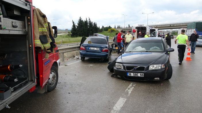 Bursa'da sağanak yağış kazaya neden oldu: 7 yaralı