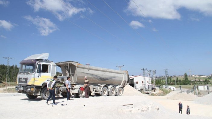 Konya'da kamyon sürücüsü elektrik akımına kapıldı