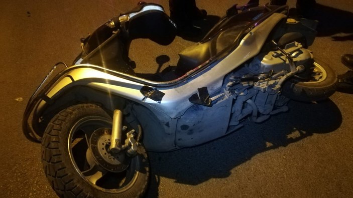 İzmir'de motosikletle dubaya çarpan sürücü hayatını kaybetti