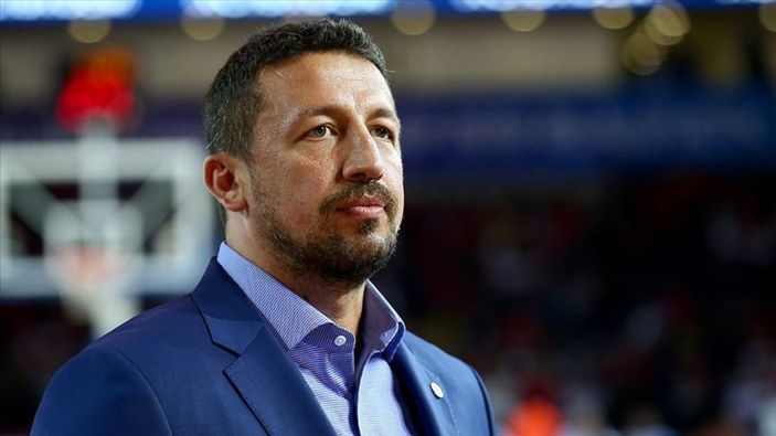 Hidayet Türkoğlu Anadolu Efes'i tebrik etti