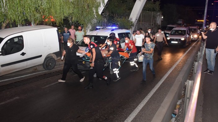 İzmir'de bıçaklı kavga:  1 ölü 3 yaralı