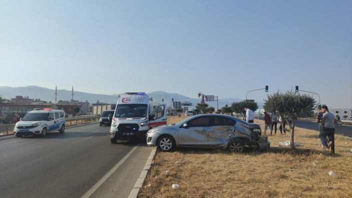Gaziantep'te araçların çarpışması sonucu 2 kişi yaralandı