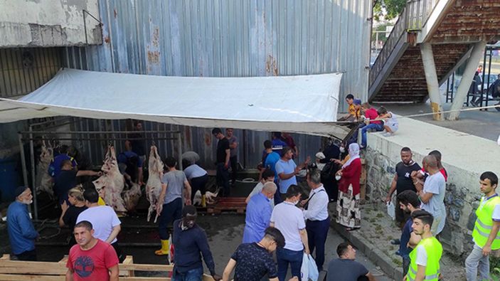 Beyoğlu ve Sultanbeyli'de kaçak kesim yapıldı