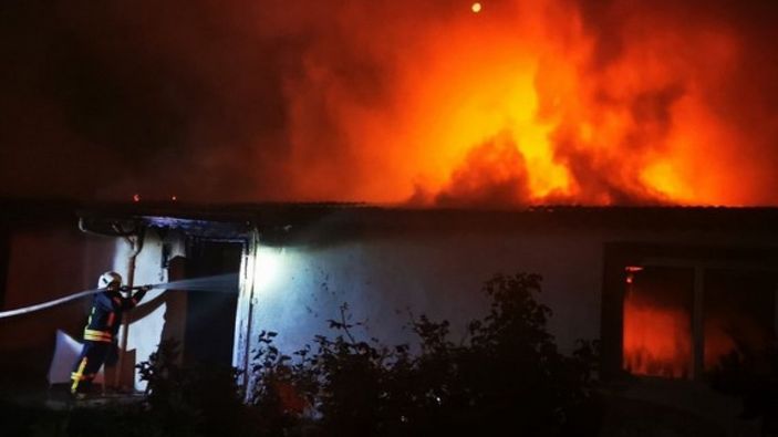 Muğla'da boşanmayı kabul etmeyen koca, evi ateşe verdi