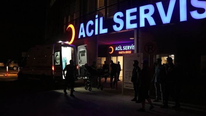 Erzincan'da otomobil ile traktör çapıştı: 1 ölü 5 yaralı