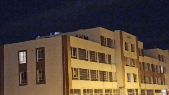 Kayseri'de arkadaşının evine havalandırmadan girmek isteyen genç, sıkışarak can verdi