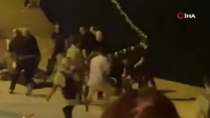 Büyükçekmece'de kavga: Mekan çalışanları müşterileri denize attı