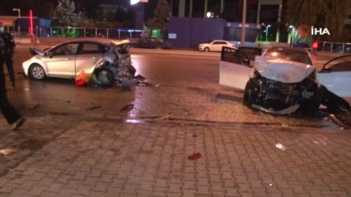 Ankara'da zincirleme kaza: 2 yaralı