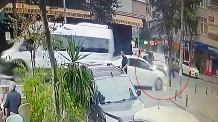 Küçükçekmece’de okula giden liseli gence araç çarptı