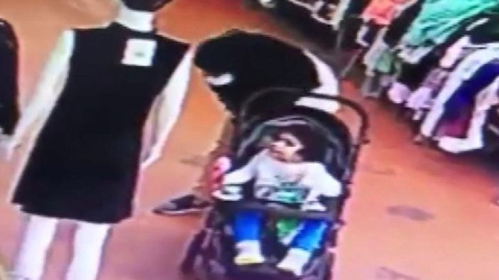 Avcılar'da pazarda alışveriş yapan kadının çantası çalındı