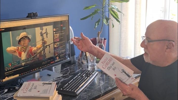 Paulo Coelho yeni çıkan kitabını Mete Gazoz'a adadı