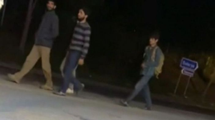 Sakarya'da arızalanan tırın kasasında bulunan göçmenler kaçtı