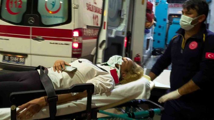 Bursa'da otomobil tıra çarptı: 1 yaralı