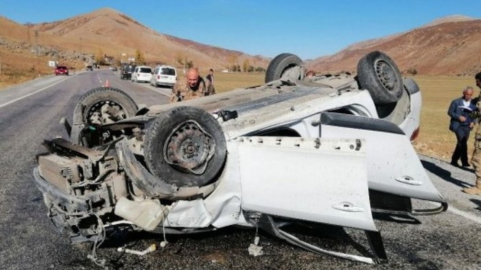 Bitlis'te otomobil takla attı: 1 ölü, 4 yaralı