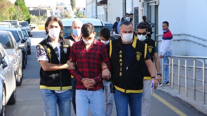 Adana’da gasp için girdikleri kuyumcuda çalışanı vurup kaçtılar