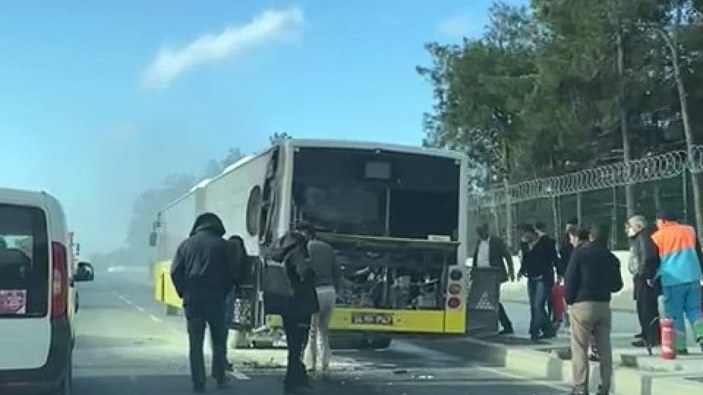 Başakşehir'de İETT otobüsünde yangın