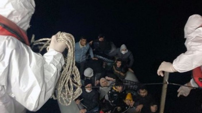 Marmaris açıklarında 21 düzensiz göçmen kurtarıldı