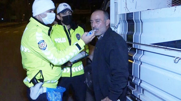 Aksaray'da polise yakalanan alkollü sürücü, müşterisi için içtiğini söyledi
