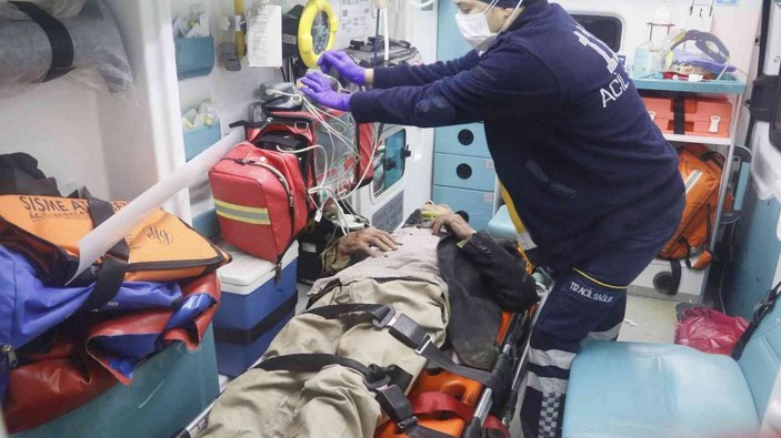 Adana'da Alzeimer hastası yaşlı adam 10 metrelik uçuruma düştü
