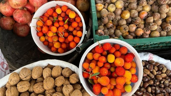 Sinop’ta lezzetli dağ çilekleri, tezgahlarda yerini aldı