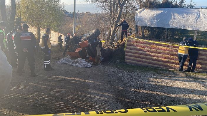 Bolu'da devrilen traktördeki karı koca öldü