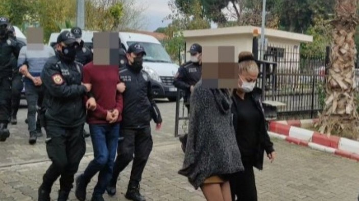 Aydın'da uyuşturucu partisine polis baskını: 8 gözaltı