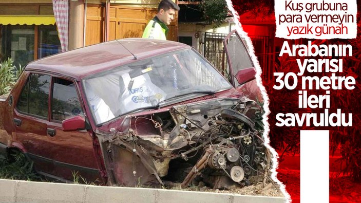 Mersin'de kaza: Otomobilin önü koptu