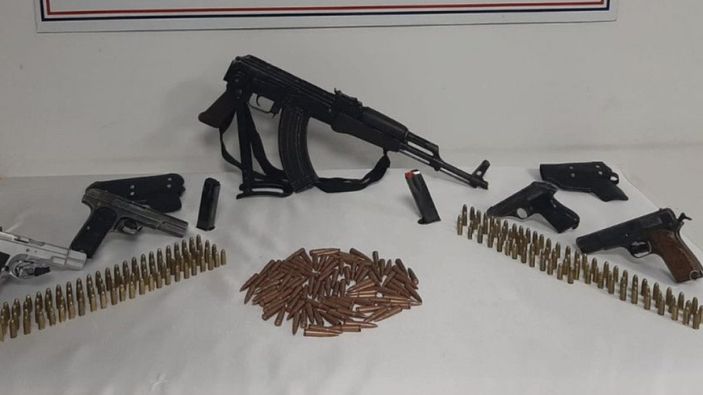 Kayseri'de toprağa gömülü silah ve mühimmat ele geçirildi