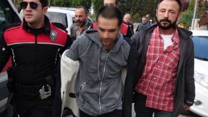 Antalya'da annesini boğazına bıçak saplayıp öldüren zanlı: Hatırlamıyorum