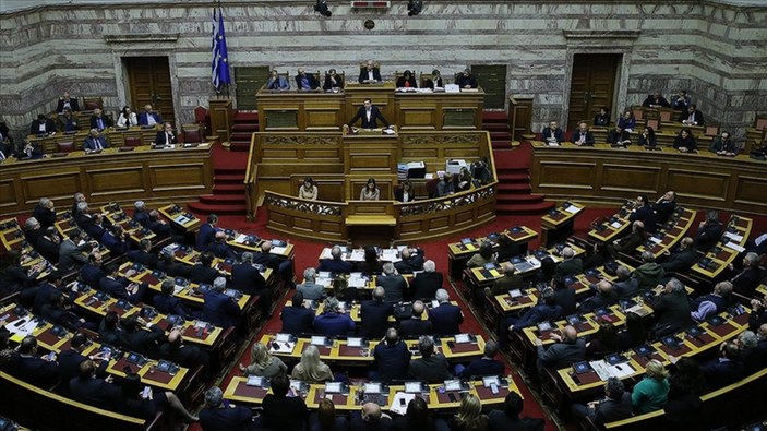 Yunanistan'da dinleme skandalı: Hükümet güven oylamasına gidiyor