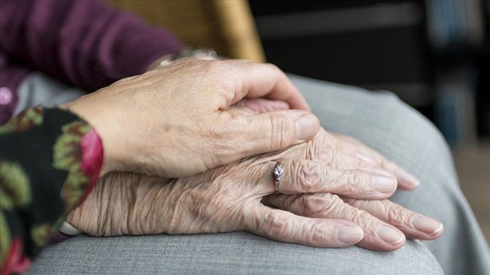 Alzheimer hastalığının belirtileri ve tedavi yöntemleri